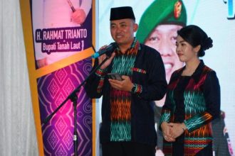 Letkol Inf, Adhy Irawan bersama istri ( dok foto kiriman)