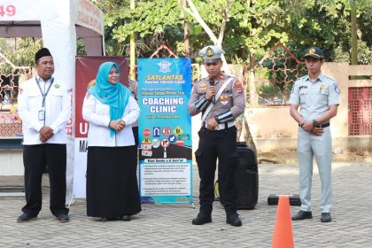 Satlantas Polres Tala Sosialisasi Safety Riding di Madrasah Aliyah Negeri Insan Cendekia (MAN IC) Tanah Laut ( dok Humas Polres Tala)