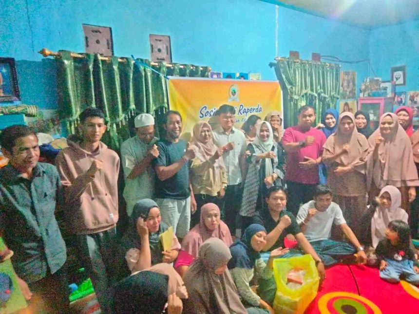 Legislator Hj Rosida Sosialisasikan Raperda Sistem Pertanian Organik di Desa Sigam. Foto: Har/lenterakalimantan.com