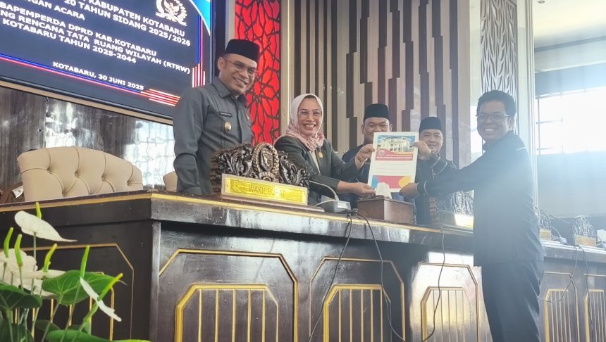DPRD Kotabaru Bahas Pengesahan Raperda RTRW 2025–2044 dan Pertanggungjawaban APBD 2024. Foto: Har/lenterakalimantan.com