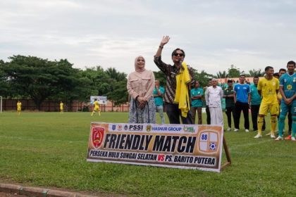 Wagub Kalsel Hasnuryadi Sulaiman Hadiri Laga Ekshibisi Barito Putera vs Perseka HSS