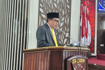 Wakil ketua DPRD Kotabaru, Chairil Anwar menyampaikan rekomendasi LKPJ Bupati Kotabaru tahun 2024. Foto by Humas DPRD Kotabaru