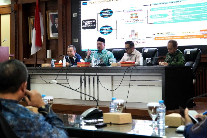 usron Wahid, menegaskan pentingnya sinergi antara pemerintah pusat dan daerah dalam pelaksanaan program Kementerian ATR/BPN