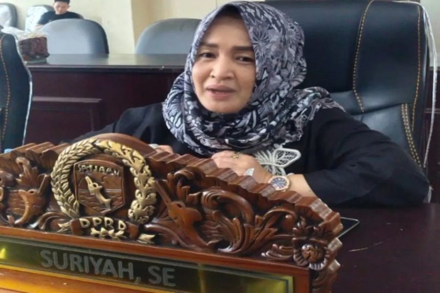 Suriyah Anggota DPRD Kotabaru Soroti Jembatan Tanjung Samalantakan, Minta Pemkab Selektif