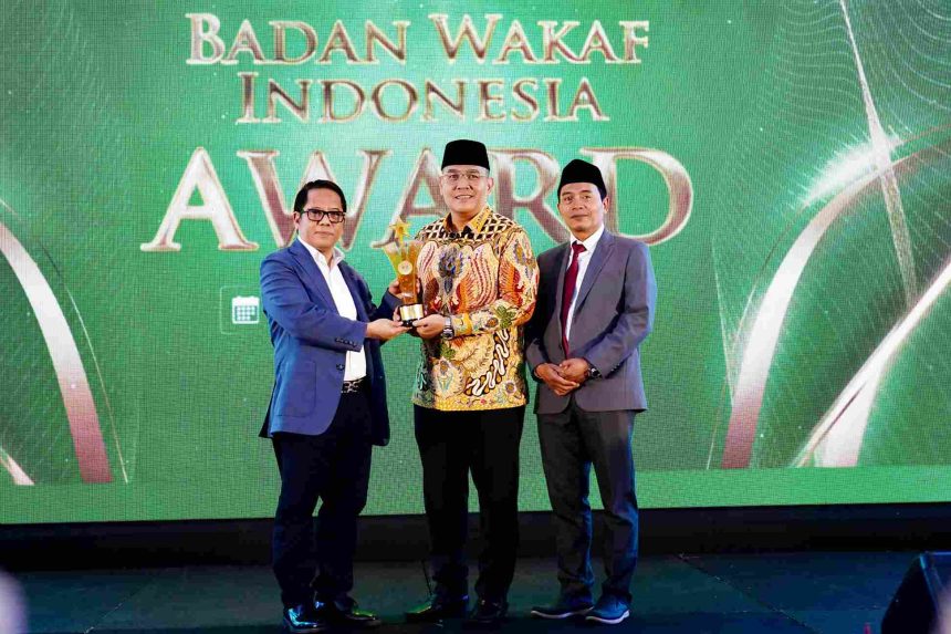 Kementerian ATR/BPN Raih Penghargaan Pendukung Percepatan Sertifikasi Tanah Wakaf oleh BWI Awards