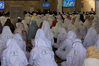 Suasana Masjid Sabilal Muhtadin saat acara Betamat berlangsung. Foto: Amel/lenterakalimantan.com