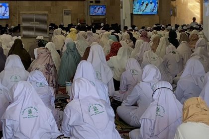 Suasana Masjid Sabilal Muhtadin saat acara Betamat berlangsung. Foto: Amel/lenterakalimantan.com
