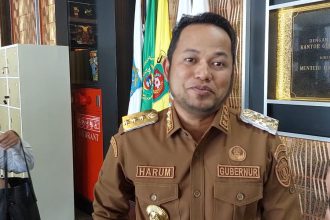 Gubernur Kalimantan Timur, Rudy Mas’ud, saat diwawancarai awak media Lenterakalimantan.com di Kantor Gubernur Kaltim.