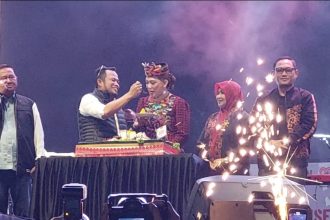 Ribuan Warga Padati Konser Merah Putih di Samarinda, Gubernur Kaltim Luncurkan Aplikasi SAKTI GEMAS