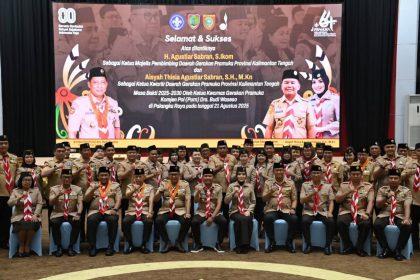oto bersama usai pelantikan yang berlangsung di Aula Jayang Tingang, Kantor Gubernur Kalteng. Foto: Antonius Sepriyono/lenterakalimantan.com