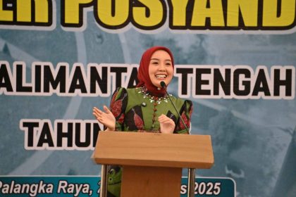 Ketua Tim Pembina (TP) Posyandu Provinsi Kalimantan Tengah, Aisyah Thisia Agustiar Sabran, menyampaikan sambutan pada kegiatan Peningkatan Kapasitas Kader Posyandu se-Kalteng 2025. Foto: Istimewa