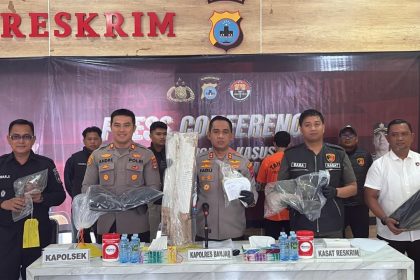 Kapolres Banjar AKBP Fadi Didampingi Jajaran Saat Gelar Press Conference Ungkap Kasus Pencurian Di Gambut, Kamis (29/8/2025). Foto: Humas Polres Banjar