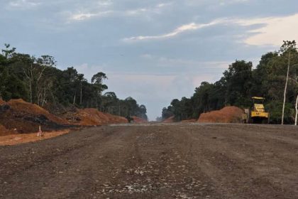 Pembangunan Jalan Lintas Tengah Pulau Laut