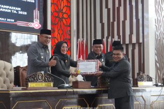 Bupati Sampaikan Nota Keuangan Dan RAPBD-P TA 2025