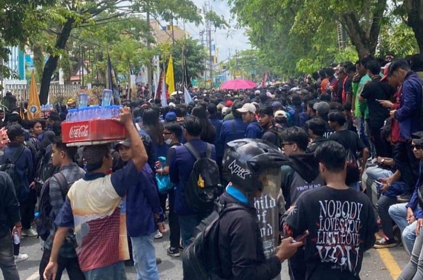 Seruan Aksi Kalsel Melawan, Ribuan Massa Sampaikan 6 Poin Tuntutan