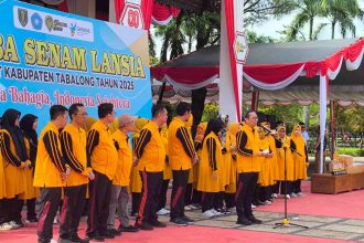 Bupati Tabalong, H Muhammad Noor Rifani membuka acara lomba senam. Foto: JM/lenterakalimantan.com