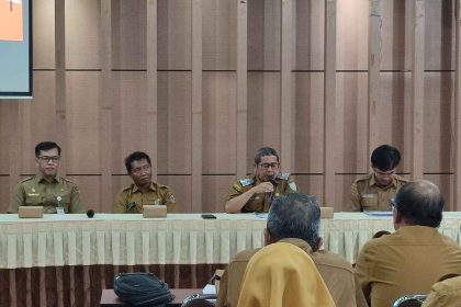 Pj Sekda Banjar H Ikhwansyah membuka kegiatan Sosialisasi Peningkatan Kapasitas Aparatur Kecamatan di Aula Baiman Kantor Bappedalitbang Martapura, Selasa (9/9/2025). Foto: Humas Kab Banjar