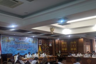Rapat Umum Pemegang Saham (RUPS) Tahunan Tahun Buku 2024 PT Jamkrida Kalteng di Aula Eka Hapakat, Kantor Gubernur Kalteng. Foto: Antonius Sepriyono/lenterakalimantan.com