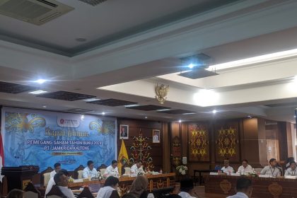 Rapat Umum Pemegang Saham (RUPS) Tahunan Tahun Buku 2024 PT Jamkrida Kalteng di Aula Eka Hapakat, Kantor Gubernur Kalteng. Foto: Antonius Sepriyono/lenterakalimantan.com