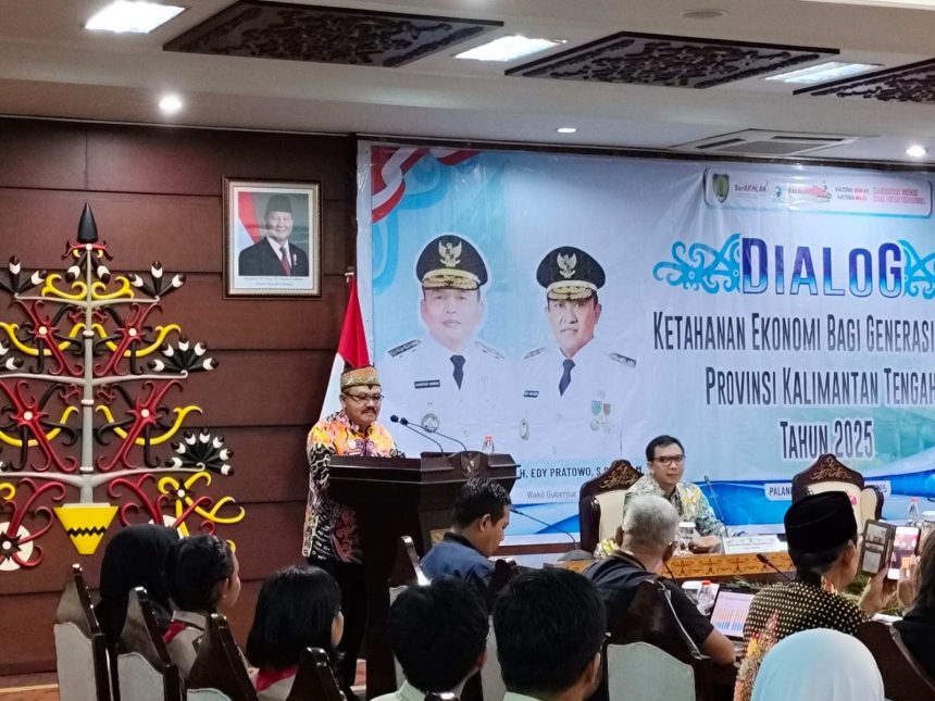 Plt Asisten I, Herson B Aden, mewakili Plt. Sekda Kalteng, saat menyampaikan sambutan. Foto: Antonius Sepriyono/lenterakalimantan.com