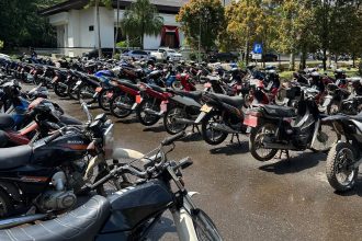 lelang kendaraan plat merah