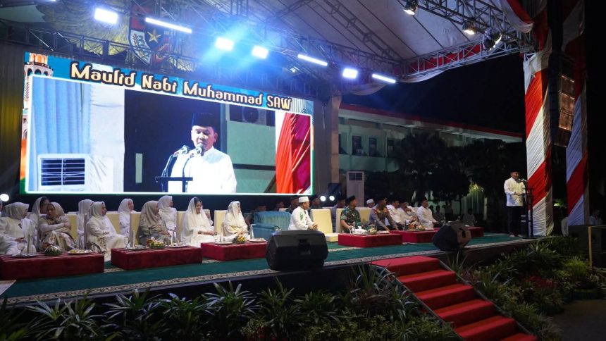 Gubernur Kalteng Agustiar Sabran saat menyampaikan sambutan di peringatan Maulid Nabi Muhammad SAW 1447 H/2025 M yang digelar Kodam XXII/Tambun Bungai di Lapangan Makodam. Foto: Istimewa