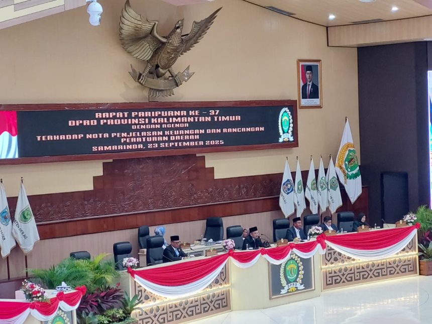 Rapat Paripurna DPRD Kaltim Berlangsung Khidmat, Ketua DPRD Singgung Hari Maritim Nasional