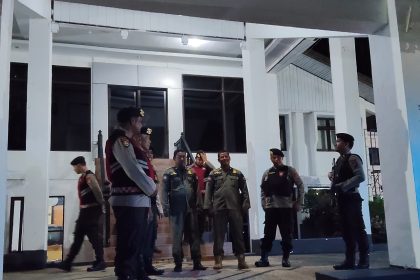 Sat Samapta Polres Tanah Laut menggelar patroli gabungan cipta kondisi di wilayah hukum Polres Tanah Laut, Selasa (2/9). Foto Humas For LK