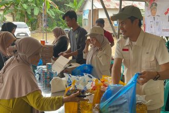 Pasar Murah Disperindag Balangan di Desa Jungkal Diserbu Warga