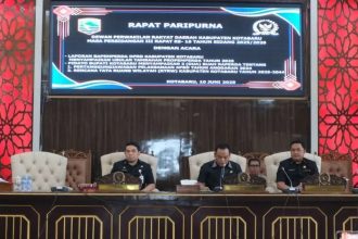 sidang paripurna tentang Program Pembentukan Peraturan Daerah (Propemperda) tahun 2025 pada masa persidangan III rapat ke 16 tahun sidang 2025/2026.