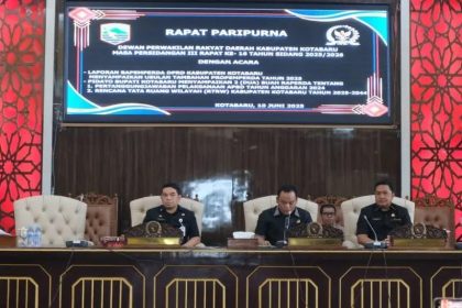 sidang paripurna tentang Program Pembentukan Peraturan Daerah (Propemperda) tahun 2025 pada masa persidangan III rapat ke 16 tahun sidang 2025/2026.
