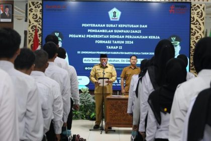 :Bupati Barito Kuala H. Bahrul Ilmi melantik dan mengambil sumpah/janji Pegawai Pemerintah dengan Perjanjian Kerja (PPPK) Formasi Tahun 2024 Tahap II, berlangsung di Aula Selidah, Senin (06/10/2025).