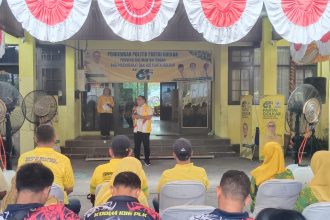 Sekretaris DPD Partai Golkar Kalteng, Suhartono Firdaus saat menyampaikan sambutan pada acara bakti sosial Golkar Kalteng. | Foto : Antonius Sepriyono