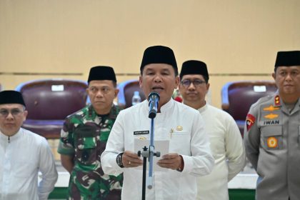 Gubernur Kalteng Agustiar Sabran saat menghadiri Peringatan Hari Santri Nasional (HSN) Tahun 2025 yang berlangsung di Aula Universitas Islam Negeri (UIN) Palangka Raya. Foto: Istimewa