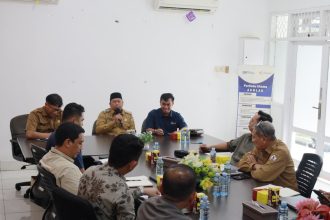 Bupati H.Bahrul Ilmi Bersama kepala dinas Barito kuala melakukan pertemuan dengan manajemen PT Pupuk Indonesia di Banjarmasin, Senin (20/10/2025).