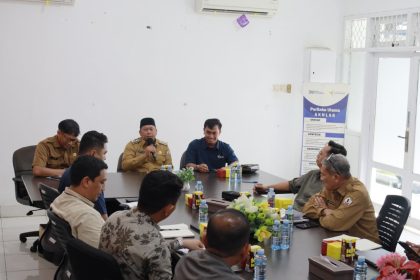 Bupati H.Bahrul Ilmi Bersama kepala dinas Barito kuala melakukan pertemuan dengan manajemen PT Pupuk Indonesia di Banjarmasin, Senin (20/10/2025).