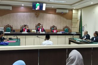 Sidang kasus dugaan korupsi di Perumda Tabalong dengan terdakwa Drs Anang Safiani