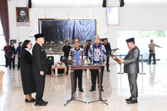 Bupati Kapuas Lantik Usis I. Sangkai sebagai Penjabat Sekda