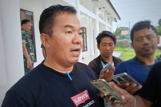 Asisten I Setda Barito Timur, Ari Panan P Lelu. Foto : Pemkab Barito Timur