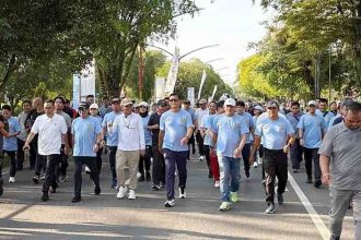 Ribuan Warga Meriahkan Jalan Sehat HUT ke-78 Koperasi, Bupati Barito Timur Ikut Berjalan Bersama