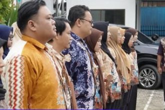 Bupati Barito Utara Pimpin Apel Pagi di DPMPTSP