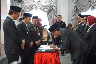 Bupati Balangan Lantik 16 Pejabat Struktural dan Fungsional