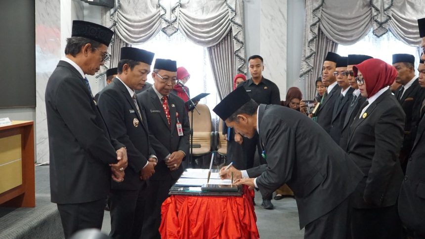 Bupati Balangan Lantik 16 Pejabat Struktural dan Fungsional