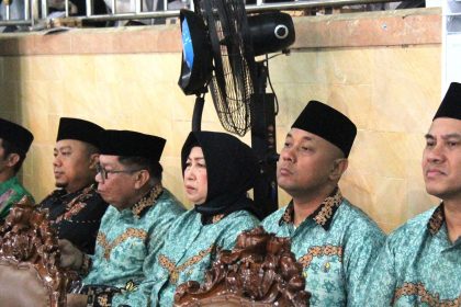 Ketua dan Anggota DPRD Barut Hadiri Pembukaan MTQH XXXIII Tingkat Provinsi Kalteng. Foto : lenterakalimantan.com