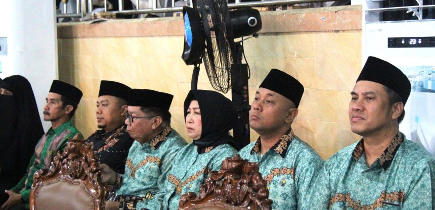 Ketua dan Anggota DPRD Barut Hadiri Pembukaan MTQH XXXIII Tingkat Provinsi Kalteng. Foto : lenterakalimantan.com