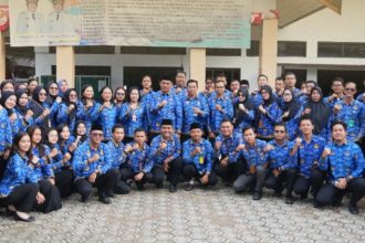 Pimpin Apel Pagi Disdagrin, Bupati Barito Utara Tekankan Jiwa Korsa dan Pelayanan Publik