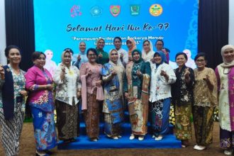 Ketua TP PKK Barito Utara Hadiri Peringatan Hari Ibu ke-97 Tingkat Provinsi Kalteng