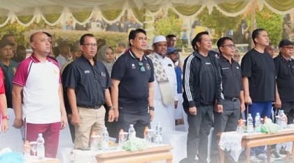 Bupati Barito Utara Terima 12 Unit Alat Berat dari PT Trakindo untuk Percepatan Infrastruktur