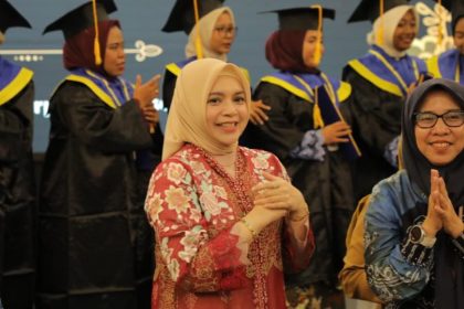 Wakil Ketua TP PKK Provinsi Kalsel, drg. Ellyana Trisya,