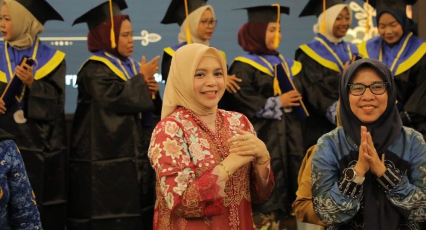 Wakil Ketua TP PKK Provinsi Kalsel, drg. Ellyana Trisya,